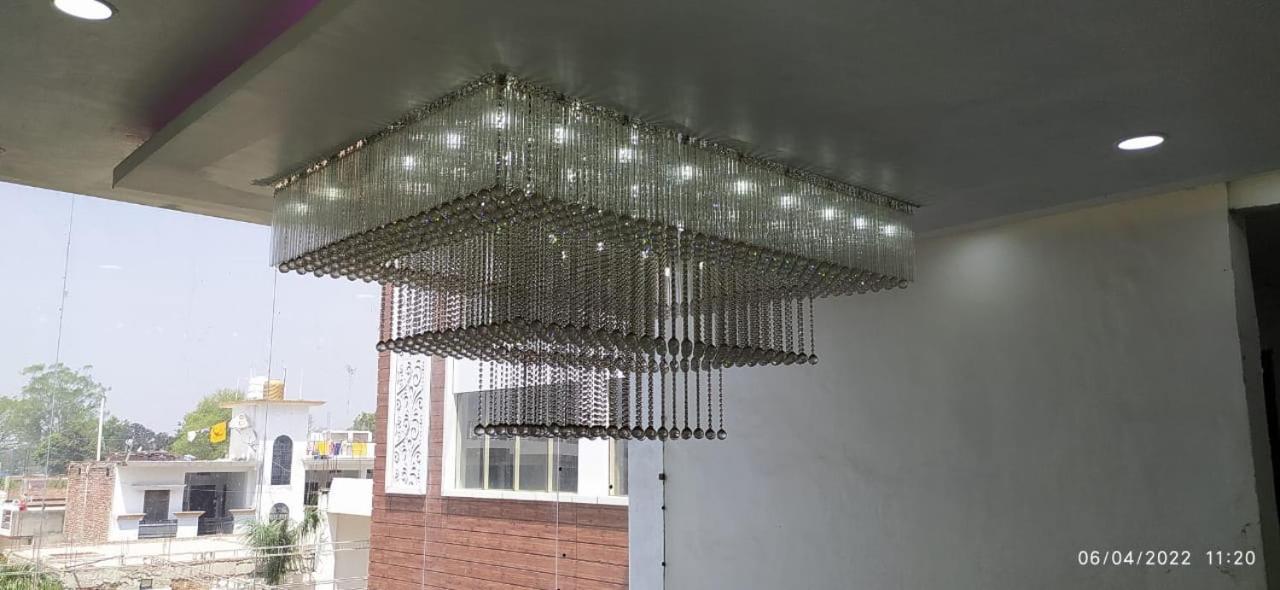Bhagwan Hotel Gonda Zewnętrze zdjęcie